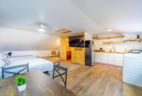 Cozy Suite w Stunning Lake Views at Fife Lake Lodge